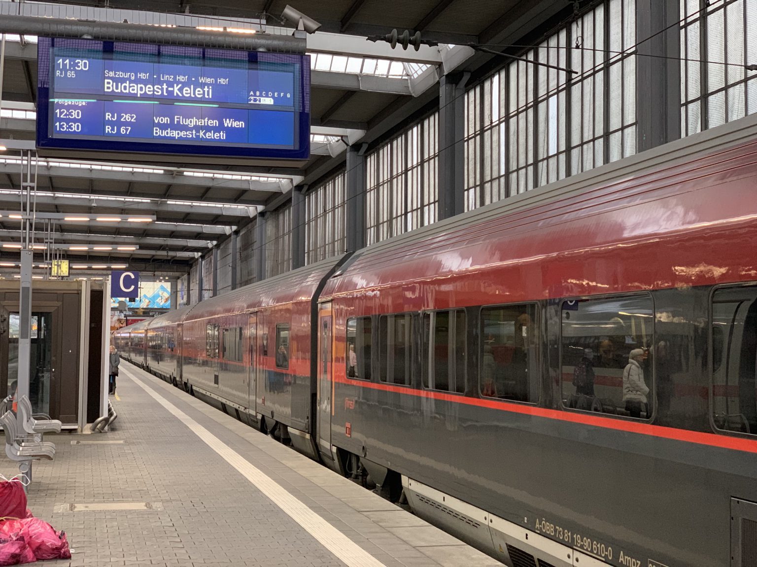 München Railjet Richtung Budapest Robis Bahnen München Railjet Richtung Budapest Robis Bahnen